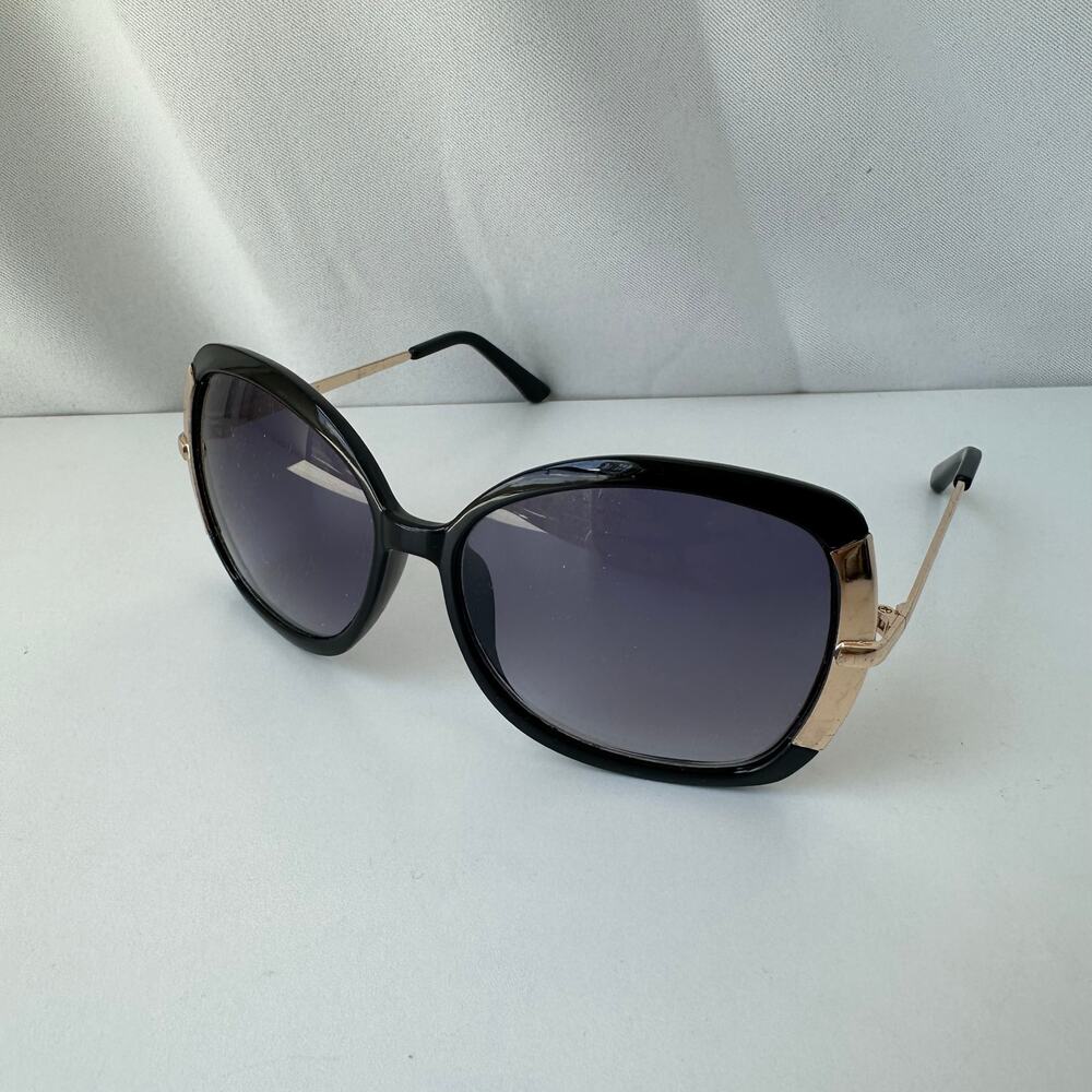 Lane Bryant Black/Gold Sunglasses- Wide Lens -100% UV- Plus Size Friendly